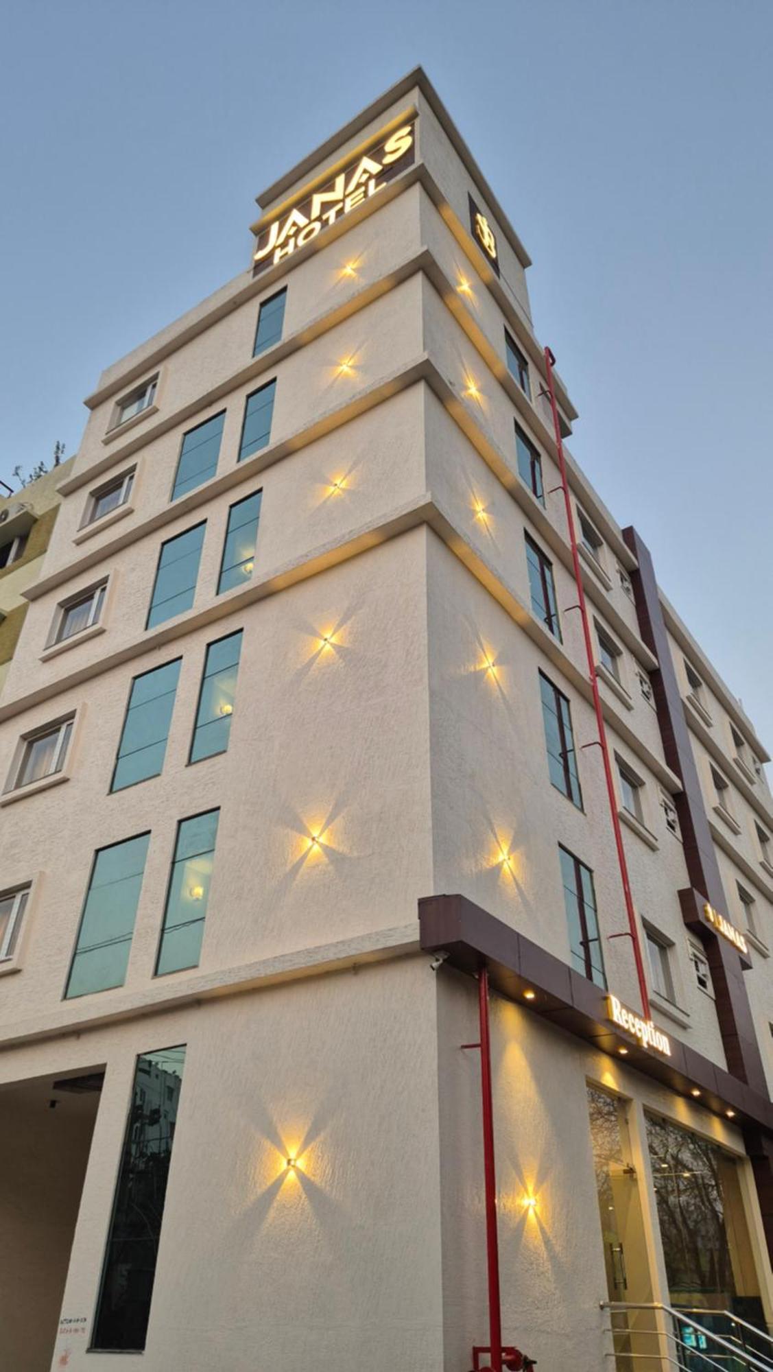 Hotel Janas ティルパティ エクステリア 写真