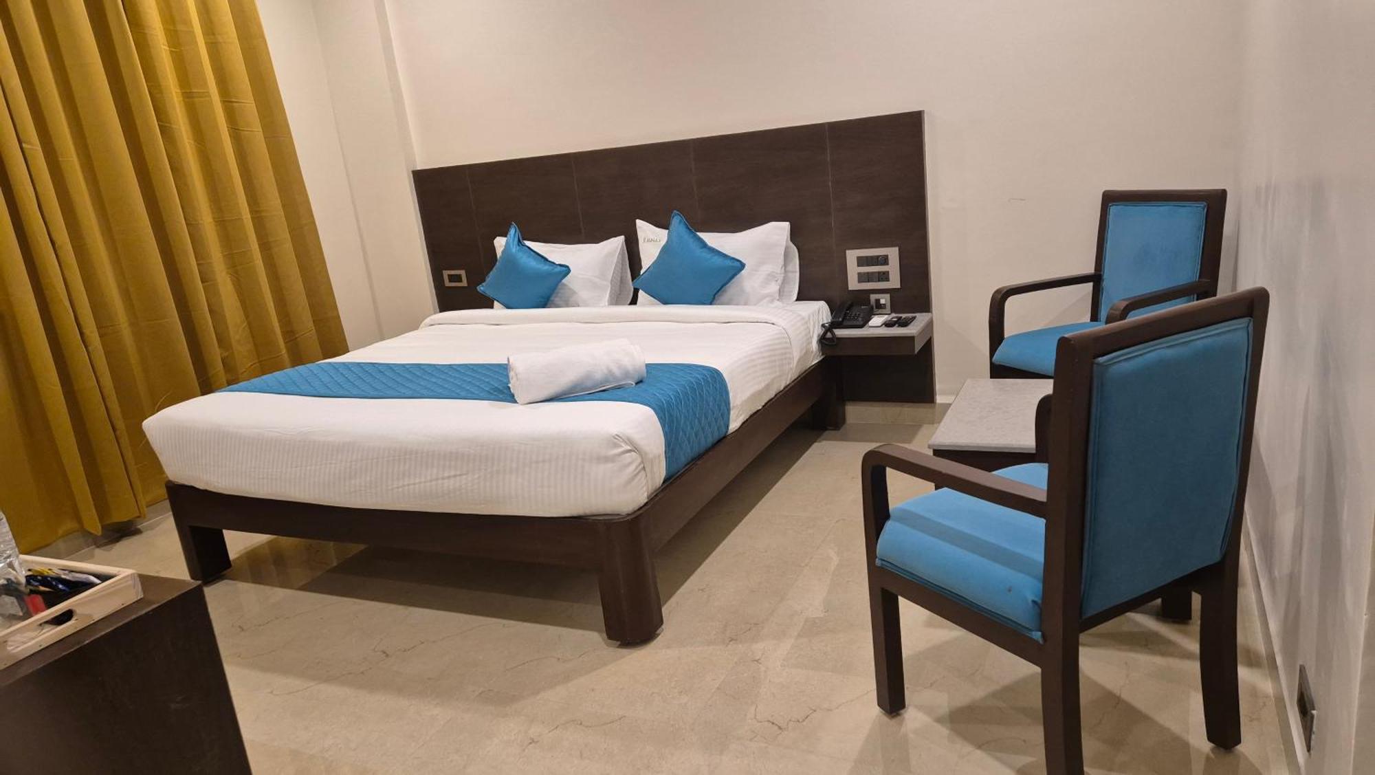 Hotel Janas ティルパティ エクステリア 写真