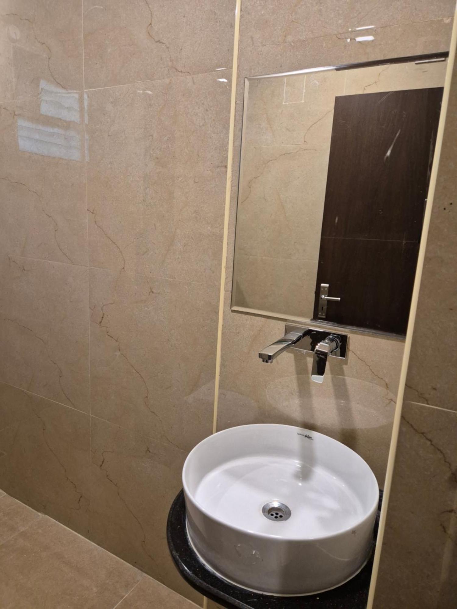 Hotel Janas ティルパティ エクステリア 写真